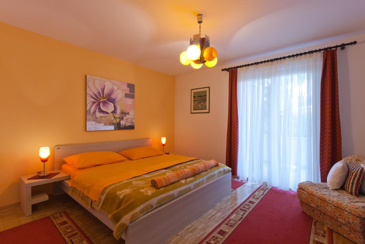 Apartments Neda Πόρετς Εξωτερικό φωτογραφία