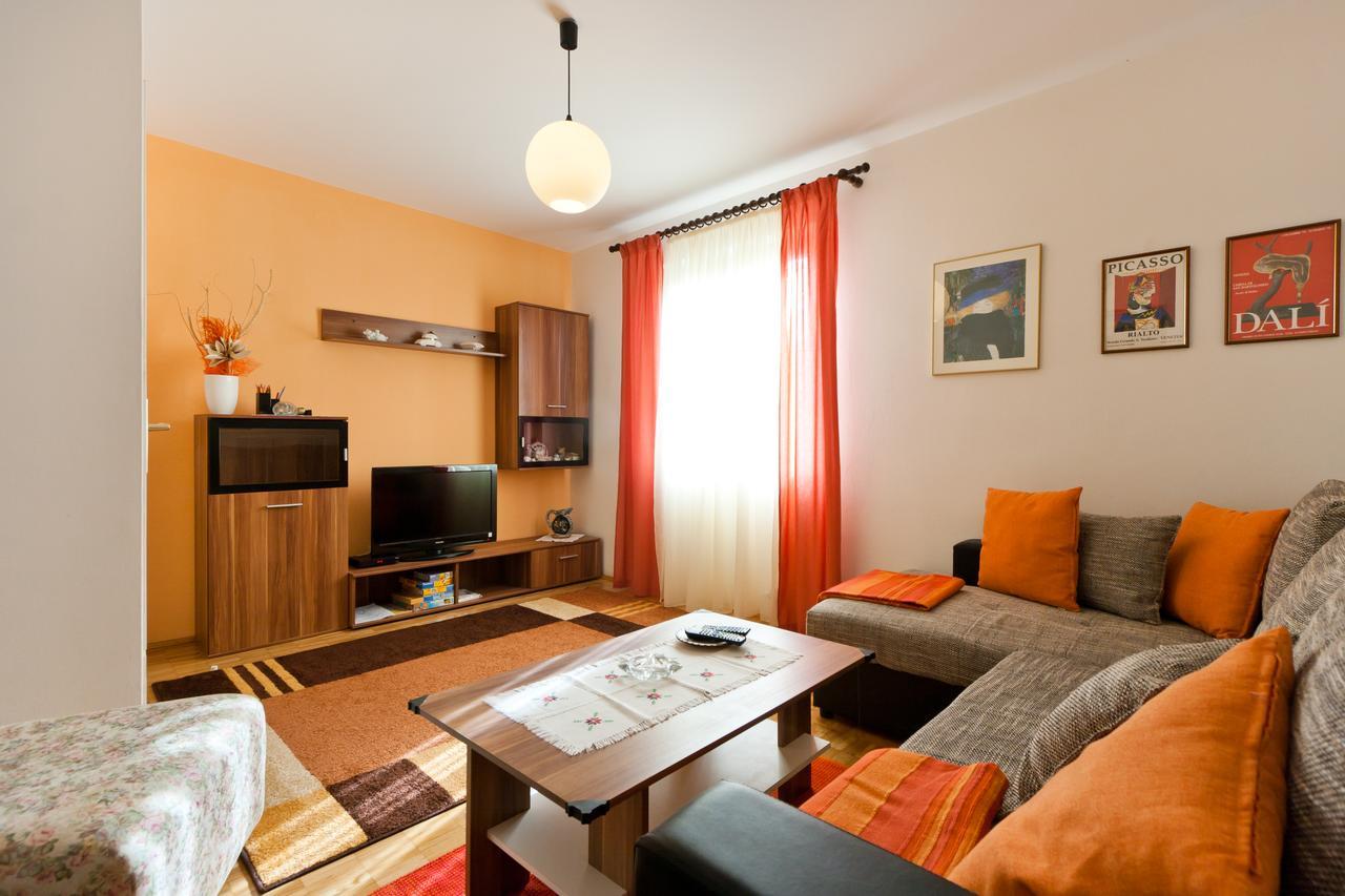 Apartments Neda Πόρετς Εξωτερικό φωτογραφία